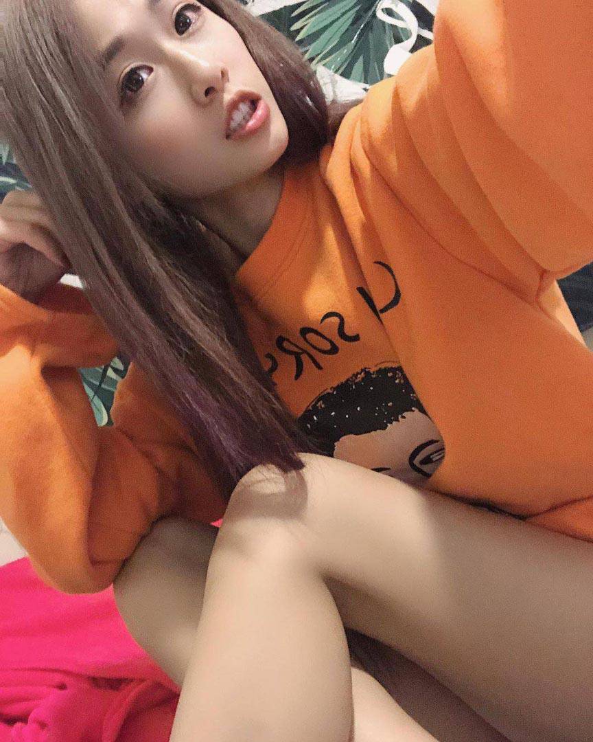 「新庄张美」台湾美女模特儿修长美腿好吸睛